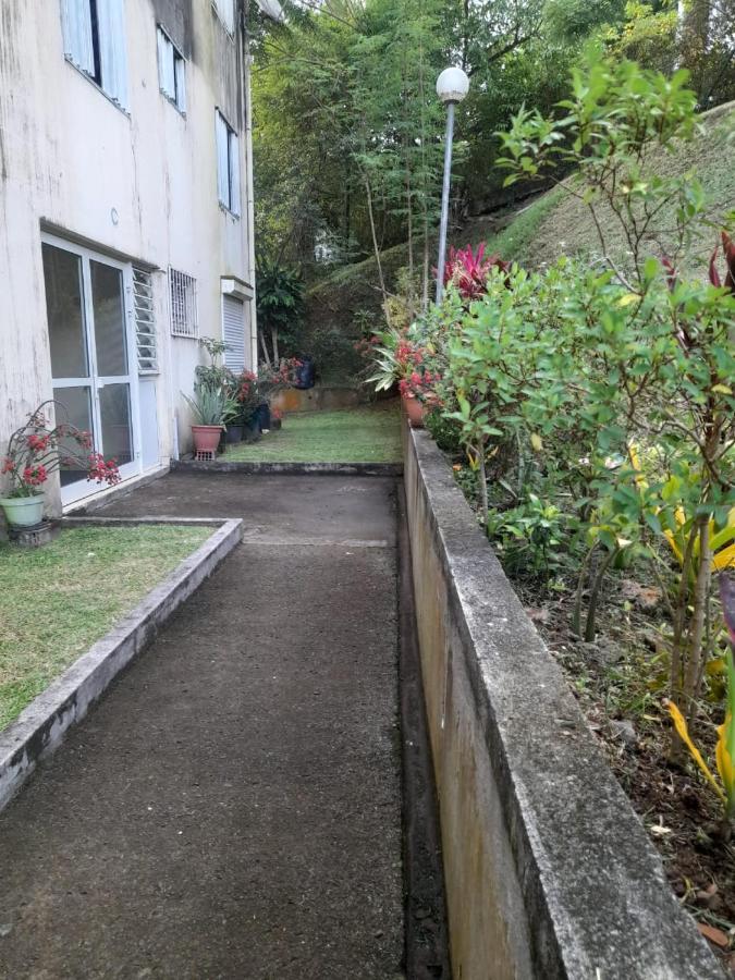 Escale Au Jardin Des Plantes Apartment Fort-de-France Exterior photo